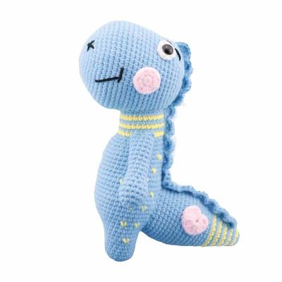 생생한 폴리에스테르는 손으로 만드는 크로셰 뜨게질 인형을 채웠습니다