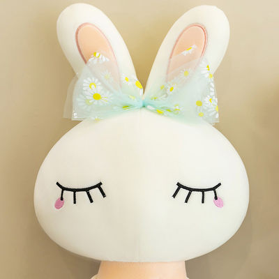 여자가 제공한 것처럼 ODM PP 면은 호화로운 토끼 인형을 채웠습니다